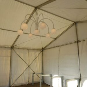 Kroonluchter met 7 witte bollen